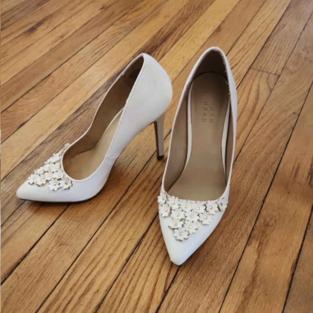 Lauren Conrad White Floral Women's Heels